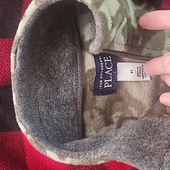 2 boys old navy fleece sweaters - Picture 2 of 2